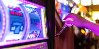 Provider live casino internasional terpercaya yang bermitra dengan platform 8svp untuk meja permainan berkualitas